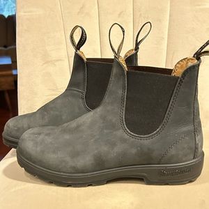 Bluntstone Women’s Gray Booties size 10.